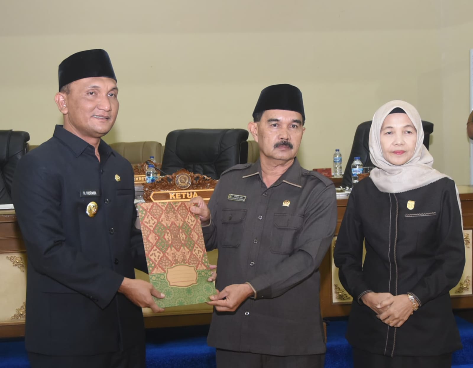 Rapat Paripurna DPRD: Bupati Hurmin Sampaikan Respons atas Pandangan Umum Fraksi
