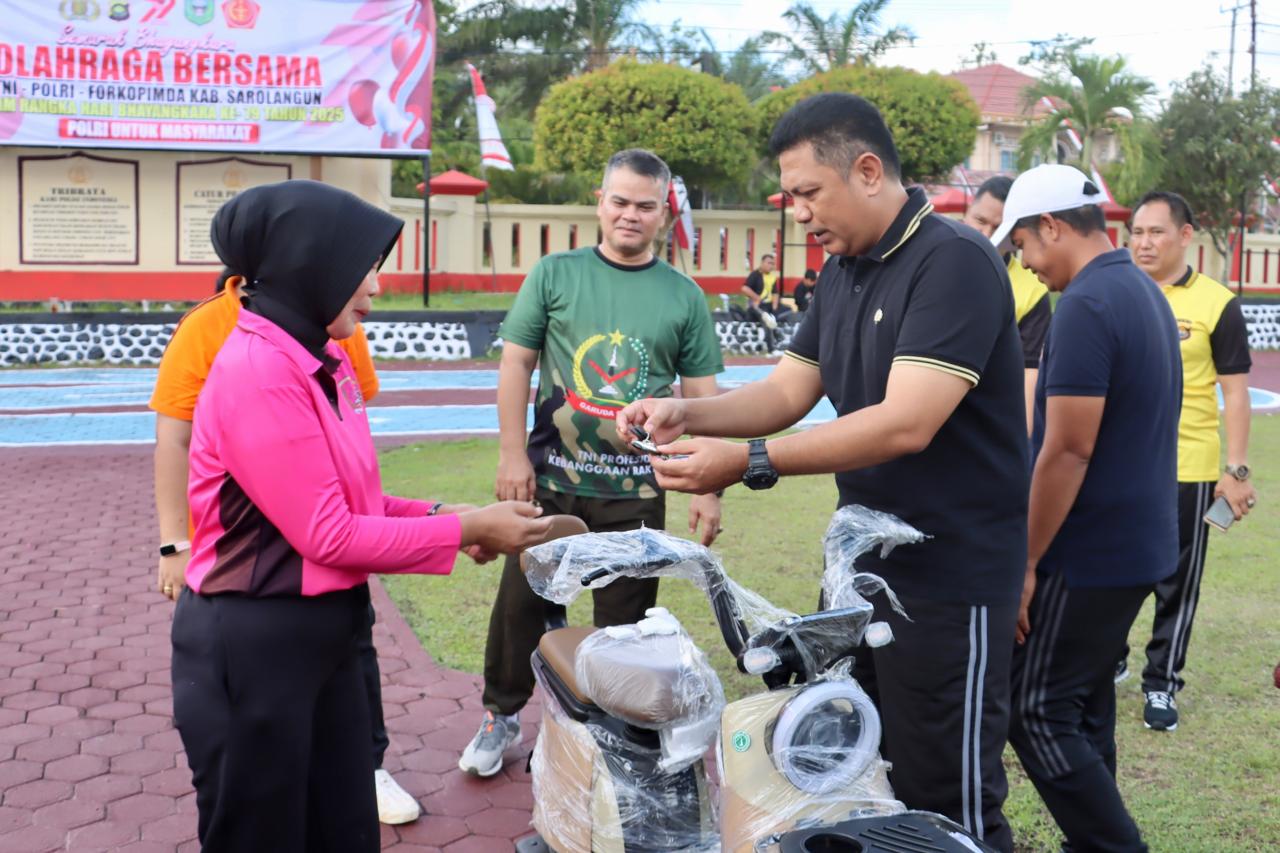 Semarak HUT Bhayangkara ke-79, Polres Sarolangun Gelar Olahraga Bersama Forkopimda