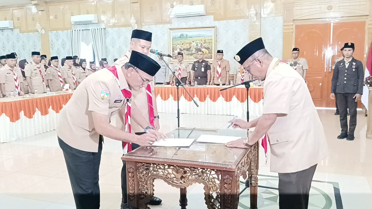 Bupati dan Wakil Bupati Sarolangun Resmi Dilantik Jadi Kamabicab dan Wakamabicab Gerakan Pramuka