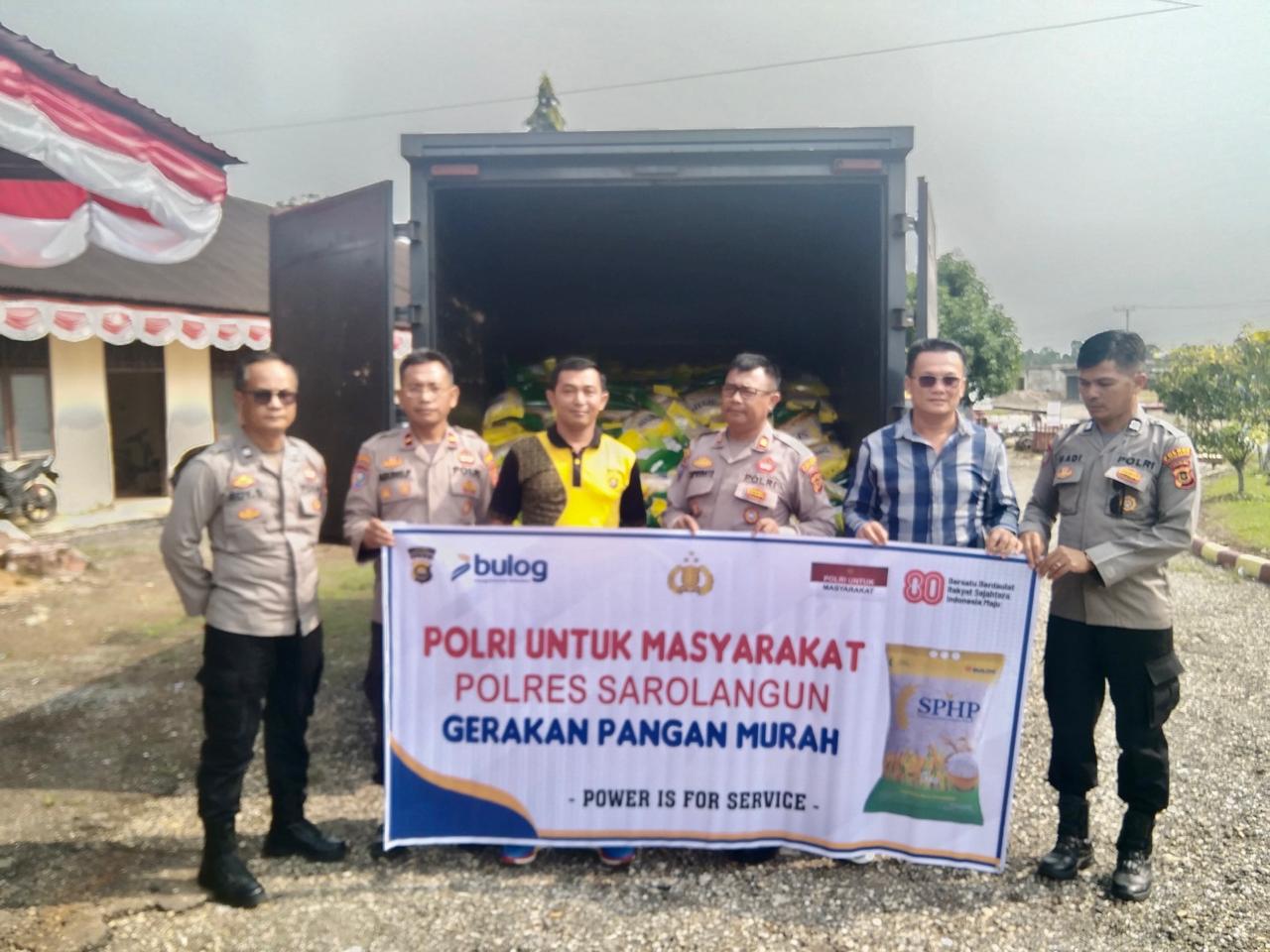 Polres Sarolangun Bersama Bulog Gelar Gerakan Pangan Murah di Singkut, 400 Karung Beras Ludes Diserbu Warga