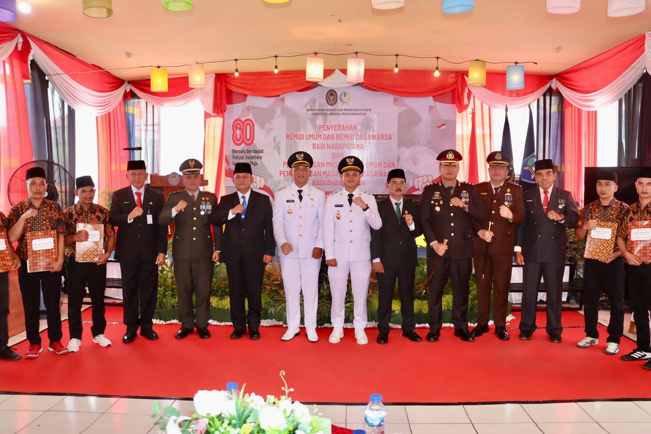 350 Warga Binaan Lapas Kelas IIB Sarolangun Terima Remisi pada HUT ke-80 RI