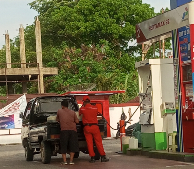 Diduga Ada Pelansiran Minyak di SPBU Bernai, Aturan Dilanggar Terang-Terangan