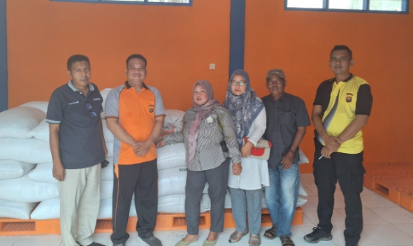 Polsek Pauh Kawal Distribusi Jagung Petani ke Bulog Merangin
